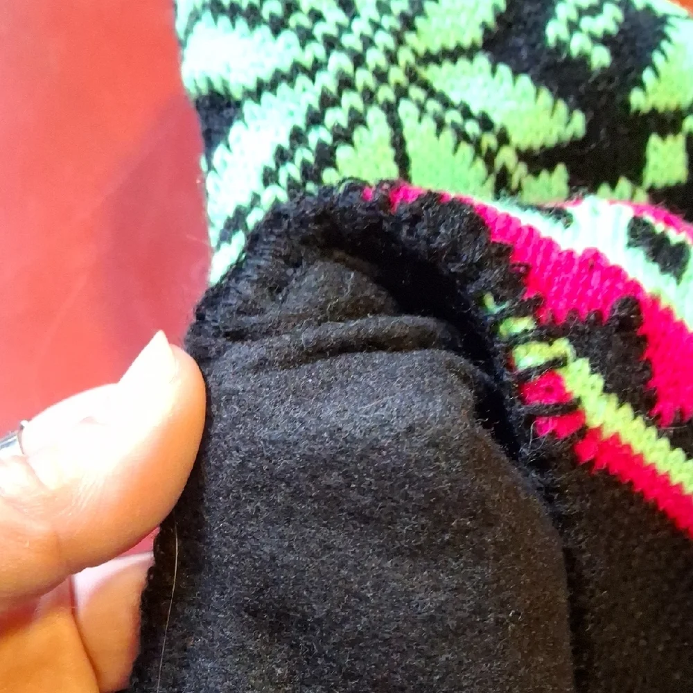 Vibrant Kids' Winter Hat with Pom-Pom (Chi116)